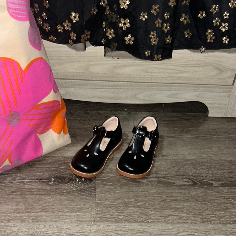 🦋Glossy Black Dress Shoes with Strap 5/25$
